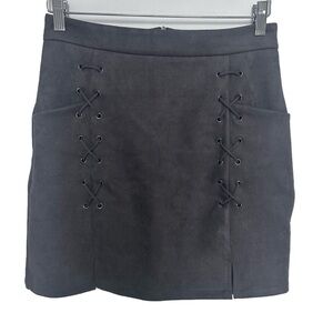 2. Trendy gray skirt. new w/out tag